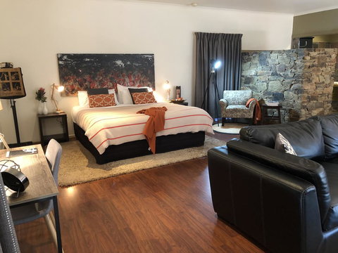 Minni Gums - Stayed 19