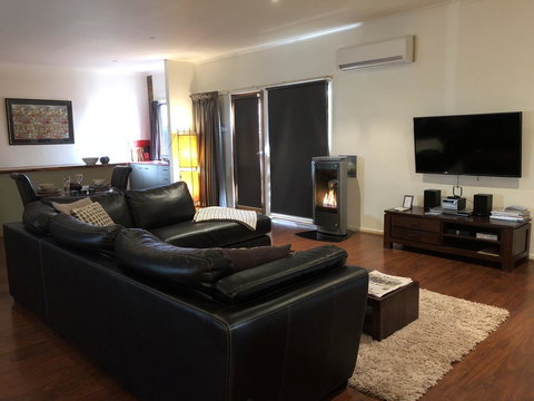 Minni Gums - Stayed 13