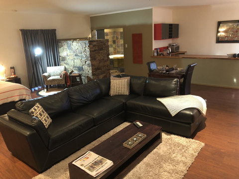 Minni Gums - Stayed 17