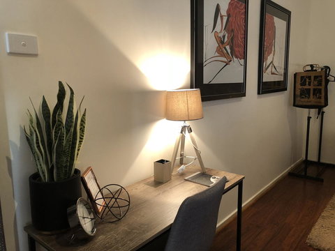 Minni Gums - Stayed 8