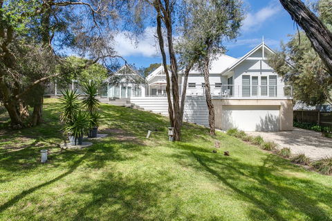 Perfect Blairgowrie Beach House - Stays Accommodation 2