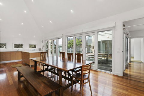 Perfect Blairgowrie Beach House - Stays Accommodation 9