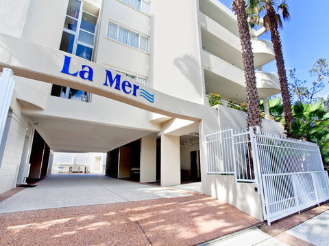 La Mer Sunshine Beachfront - Stays Accommodation 22