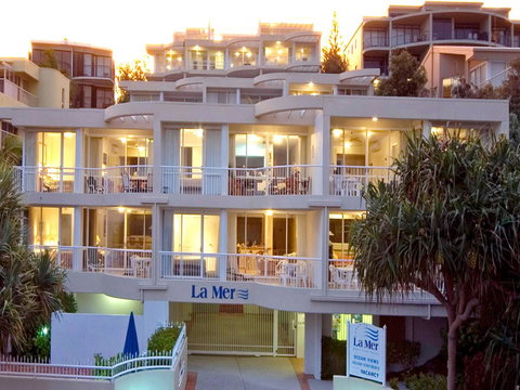 La Mer Sunshine Beachfront - Stays Accommodation 18