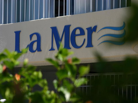 La Mer Sunshine Beachfront - Stays Accommodation 13