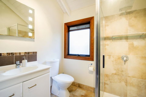 Airlie Beach Eco Cabins - Adults Only - Stayed 22