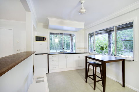 Airlie Beach Eco Cabins - Adults Only - Stayed 37