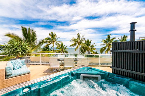 Netanya Noosa Beachfront Resort - Stayed 23