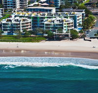 Rolling Surf Resort - Stays Accommodation