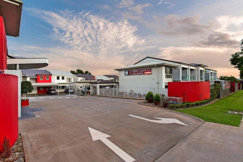 City Golf Club Motel - Stays Accommodation 8