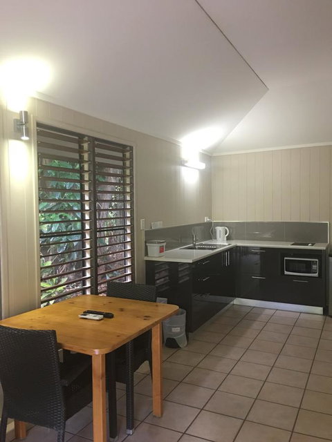 Eco Village Mission Beach - Stays Accommodation 13