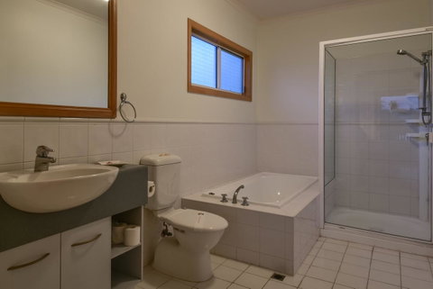 Bella Vista On Nara Pets Welcome - Stayed 16