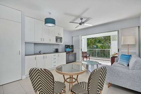 Palm Cove Paradise - Couples Spa Beach Getaway - Stayed 0