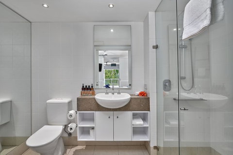 Palm Cove Paradise - Couples Spa Beach Getaway - Stayed 5