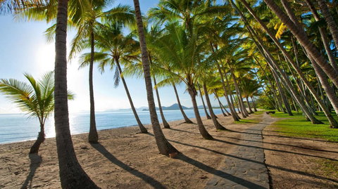 Palm Cove Paradise - Couples Spa Beach Getaway - Stayed 24