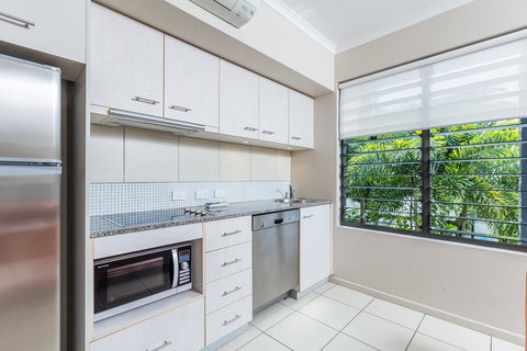 Sea Point On Trinity Beach - Stayed 19