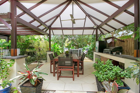 Sea Point On Trinity Beach - Stayed 26