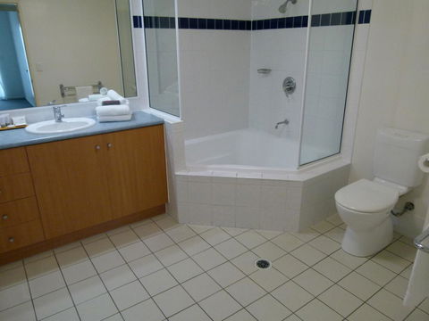 Madison Ocean Breeze Apartments - Stayed 33