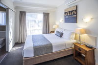 Book Emerald Accommodation Vacations Stayed Stayed