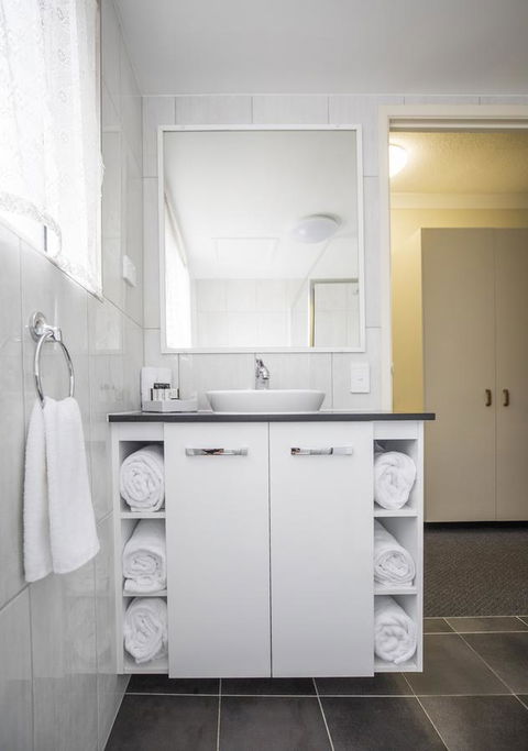 Emerald Maraboon Motor Inn - Stayed 24