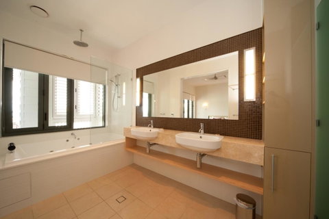 The Boathouse Apartments - Stays Accommodation 16