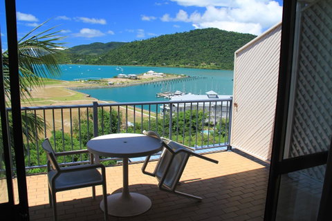 Ocean Views At Whitsunday Terraces Resort - Stays Accommodation 5