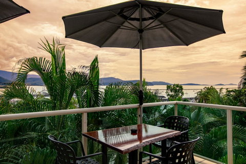Sunlit Waters Studio Apartments - Stays Accommodation 1
