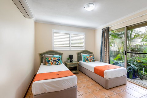 Sunlit Waters Studio Apartments - Stays Accommodation 37