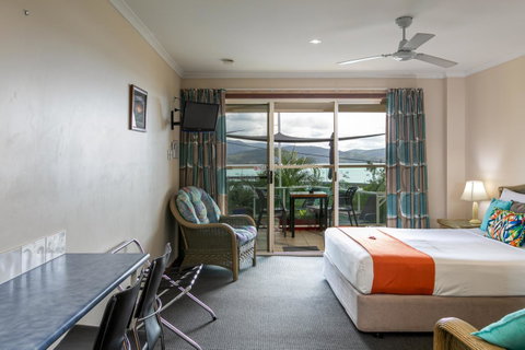 Sunlit Waters Studio Apartments - Stays Accommodation 10