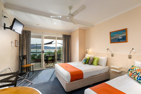 Sunlit Waters Studio Apartments - Stays Accommodation 19