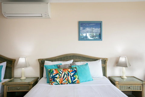 Sunlit Waters Studio Apartments - Stays Accommodation 34