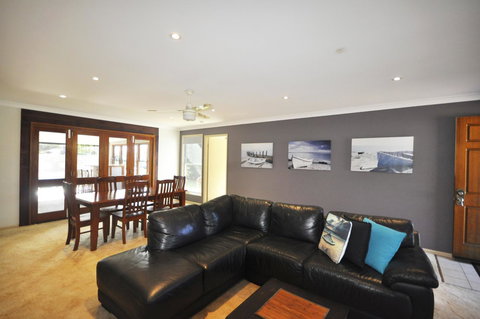 Bribie Island Canal Holiday Destination! - Stayed 11