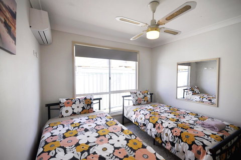 Bribie Island Canal Holiday Destination! - Stayed 19