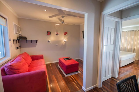 Airlie Apartments - Stays Accommodation 19