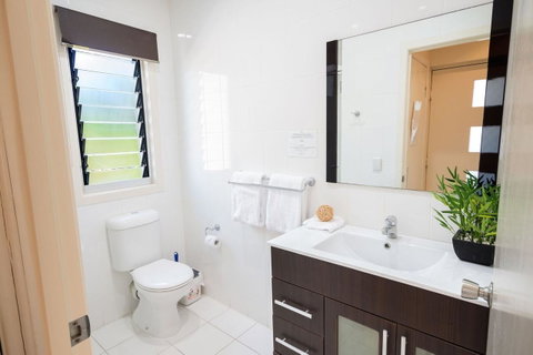 Airlie Apartments - Stays Accommodation 22