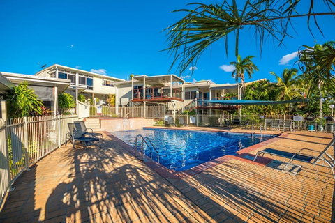 Airlie Apartments - Stays Accommodation 4