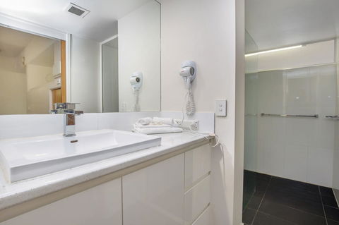 Tiki Hotel Apartments Surfers Paradise - Stayed 5