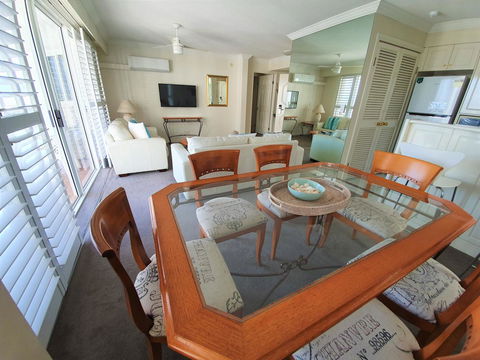 Broadbeach Holiday Apartments - Stayed 15