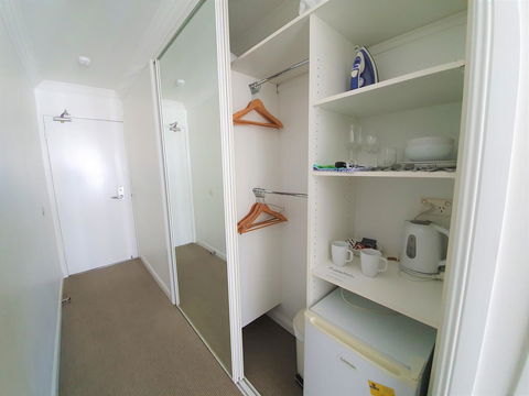 Broadbeach Holiday Apartments - Stayed 18