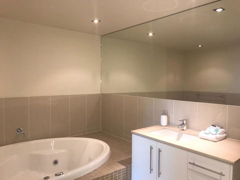 Proximity Waterfront Apartments - Stayed 12