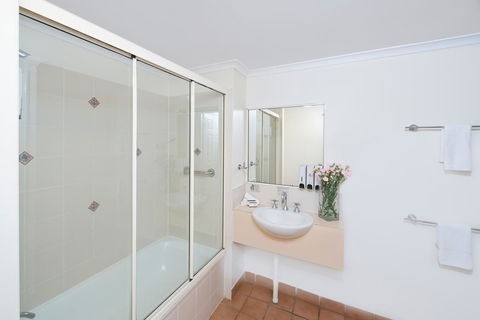 Park Regis Anchorage - Stayed 10
