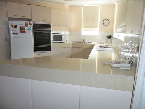 Grosvenor Beachfront Apartments Surfers Paradise - Stays Accommodation 15