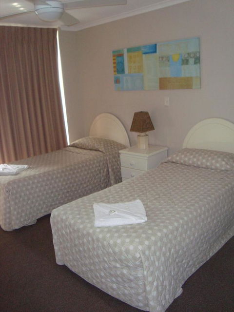 Grosvenor Beachfront Apartments Surfers Paradise - Stays Accommodation 18