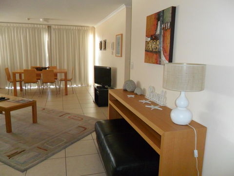 Grosvenor Beachfront Apartments Surfers Paradise - Stays Accommodation 10