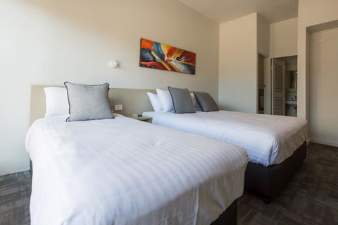 Nightcap At Emerald Star Hotel - Stayed 1