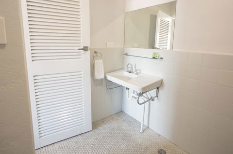 Nightcap At Emerald Star Hotel - Stayed 7