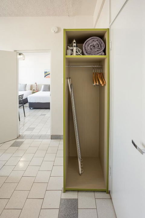 Nightcap At Emerald Star Hotel - Stayed 22