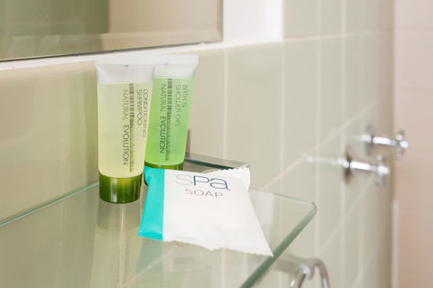 Nightcap At Emerald Star Hotel - Stayed 14