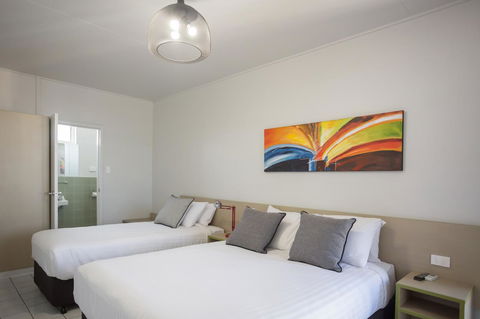 Nightcap At Emerald Star Hotel - Stayed 43