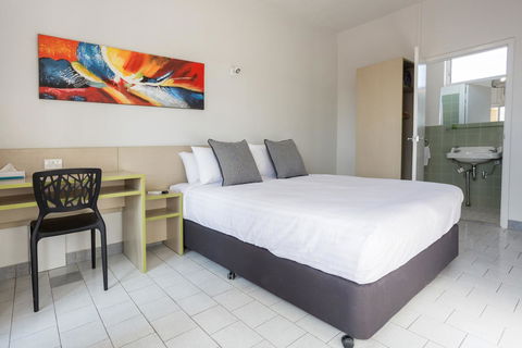 Nightcap At Emerald Star Hotel - Stayed 31